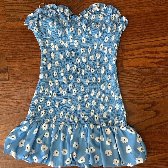 NWT LeLe  Floral Ruffle Mini Dress Blue Size Medium Sweetheart Neckline Smocked - Picture 12 of 16